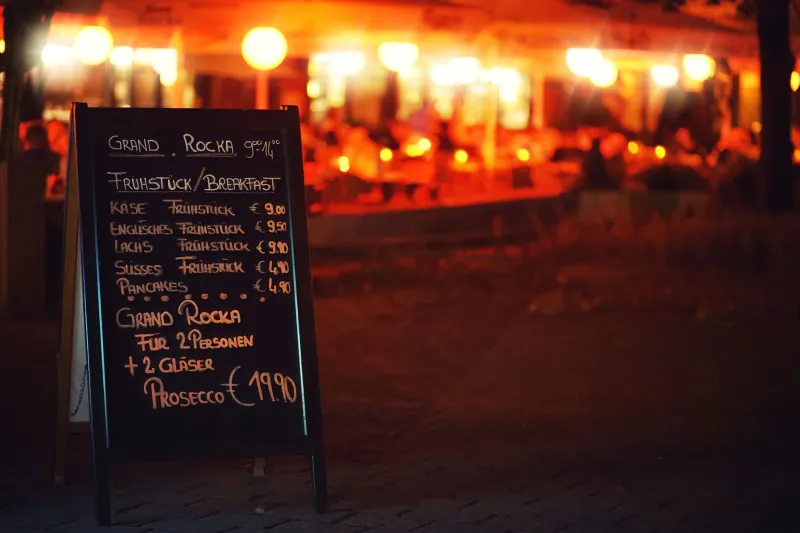 Prose on a Plate: Decoding the Ideological Theatre of Britain's Restaurant Menu